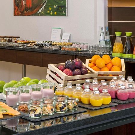 Nh Muenchen Messe Hotel Bagian luar foto