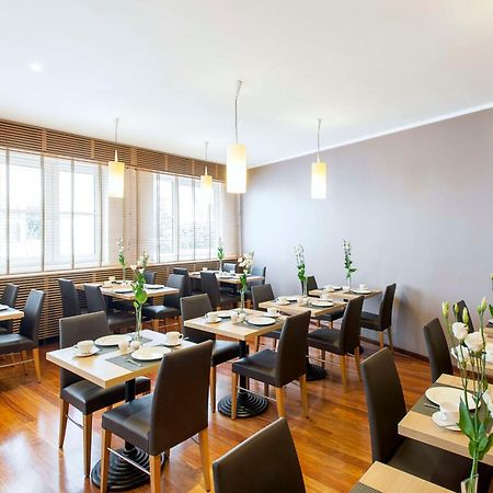 Nh Muenchen Messe Hotel Bagian luar foto