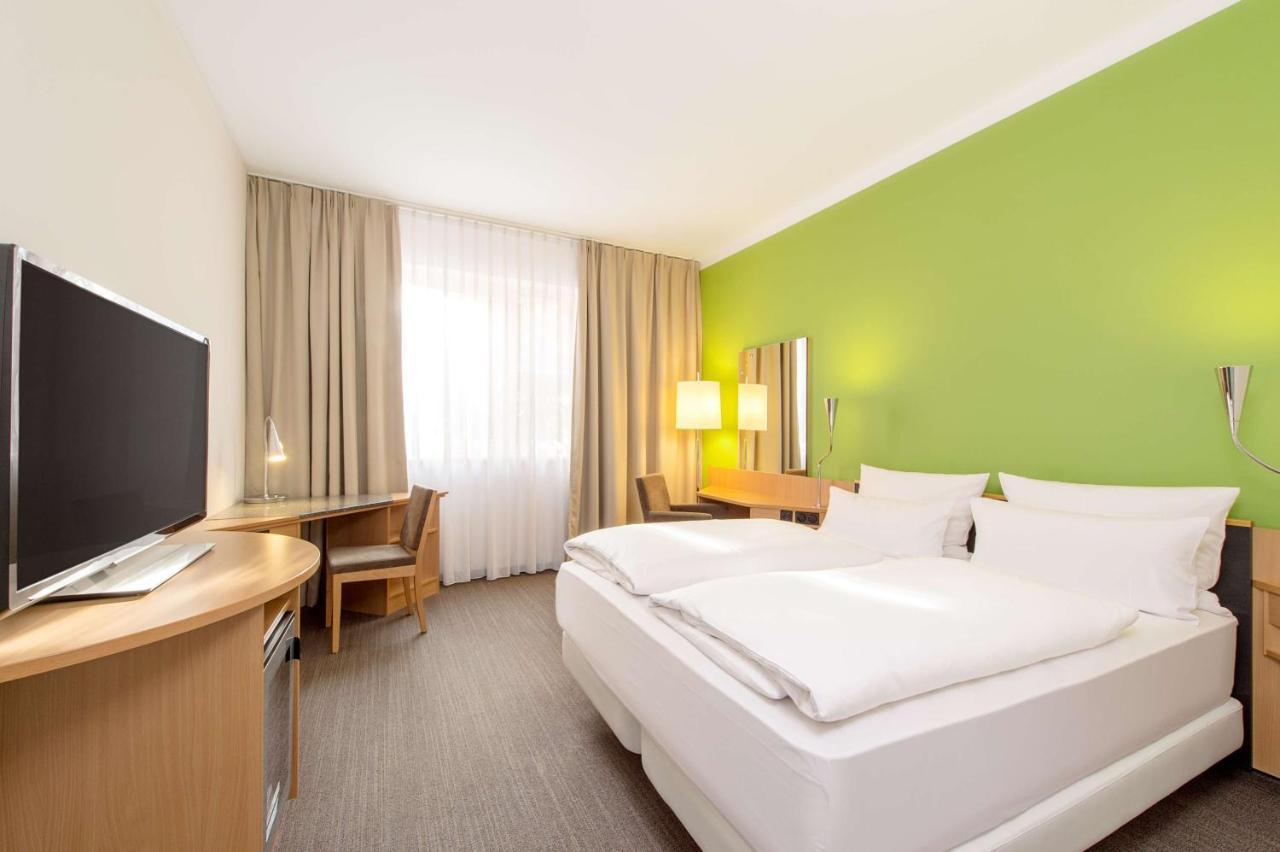 Nh Muenchen Messe Hotel Bagian luar foto