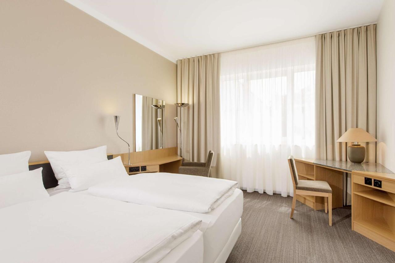 Nh Muenchen Messe Hotel Bagian luar foto
