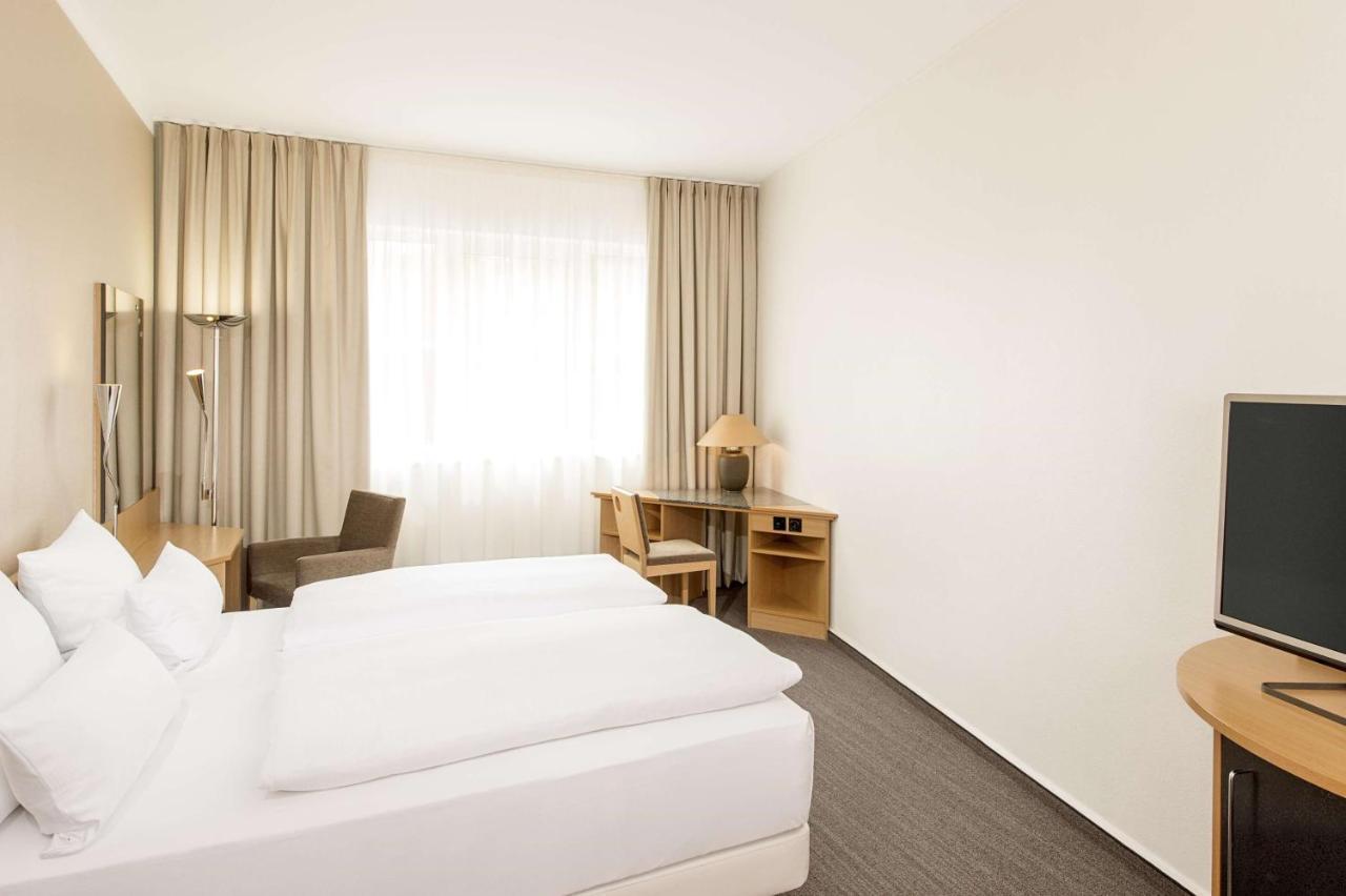 Nh Muenchen Messe Hotel Bagian luar foto