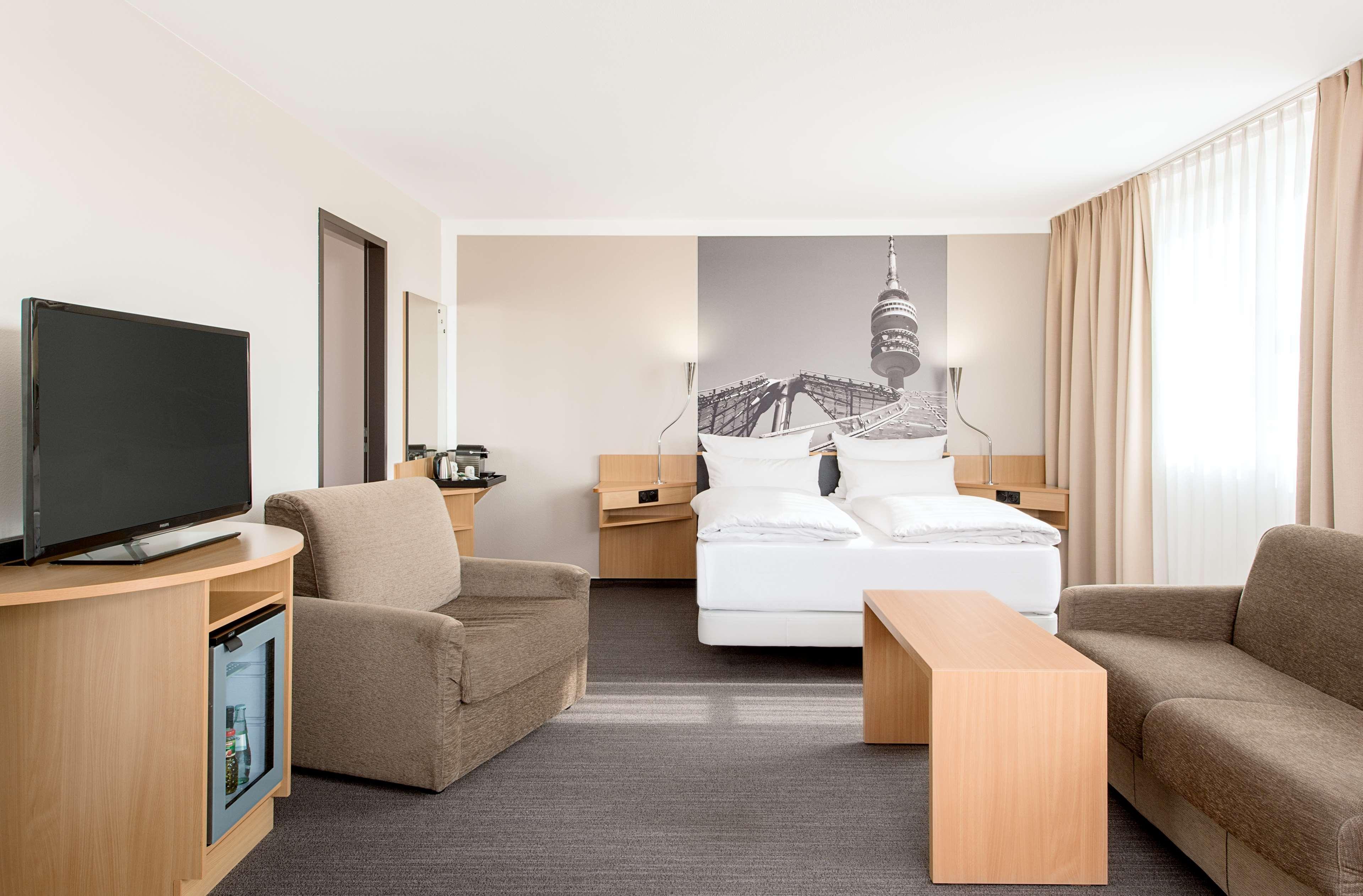 Nh Muenchen Messe Hotel Bagian luar foto