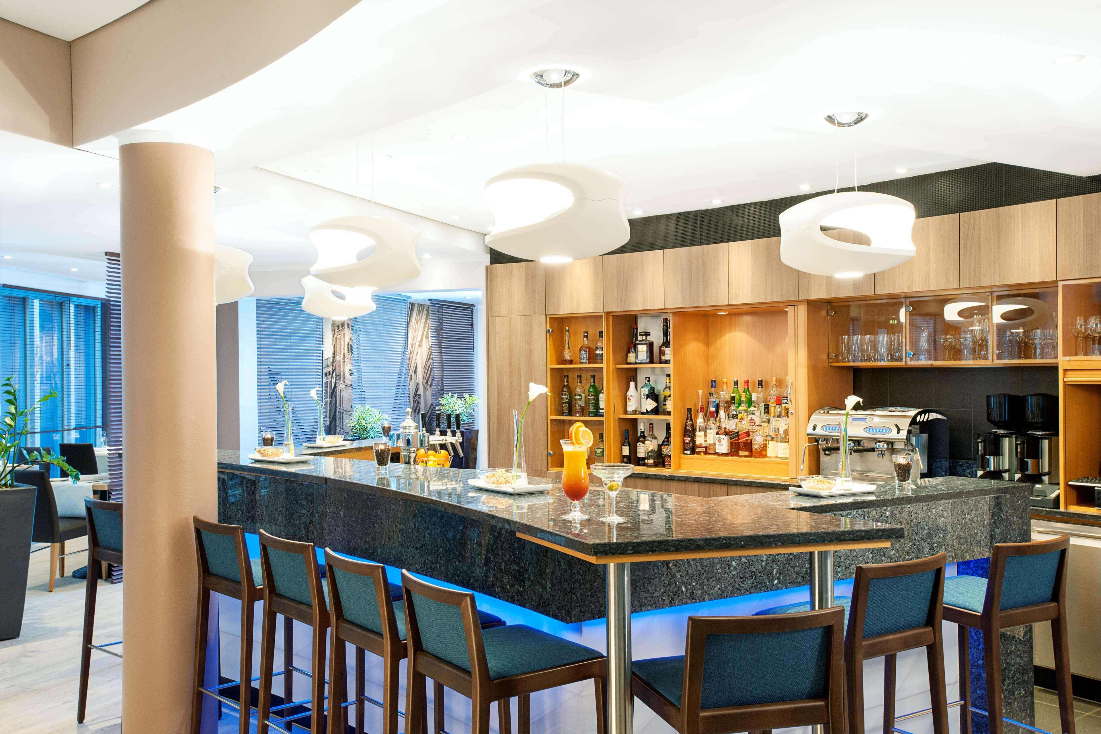 Nh Muenchen Messe Hotel Bagian luar foto