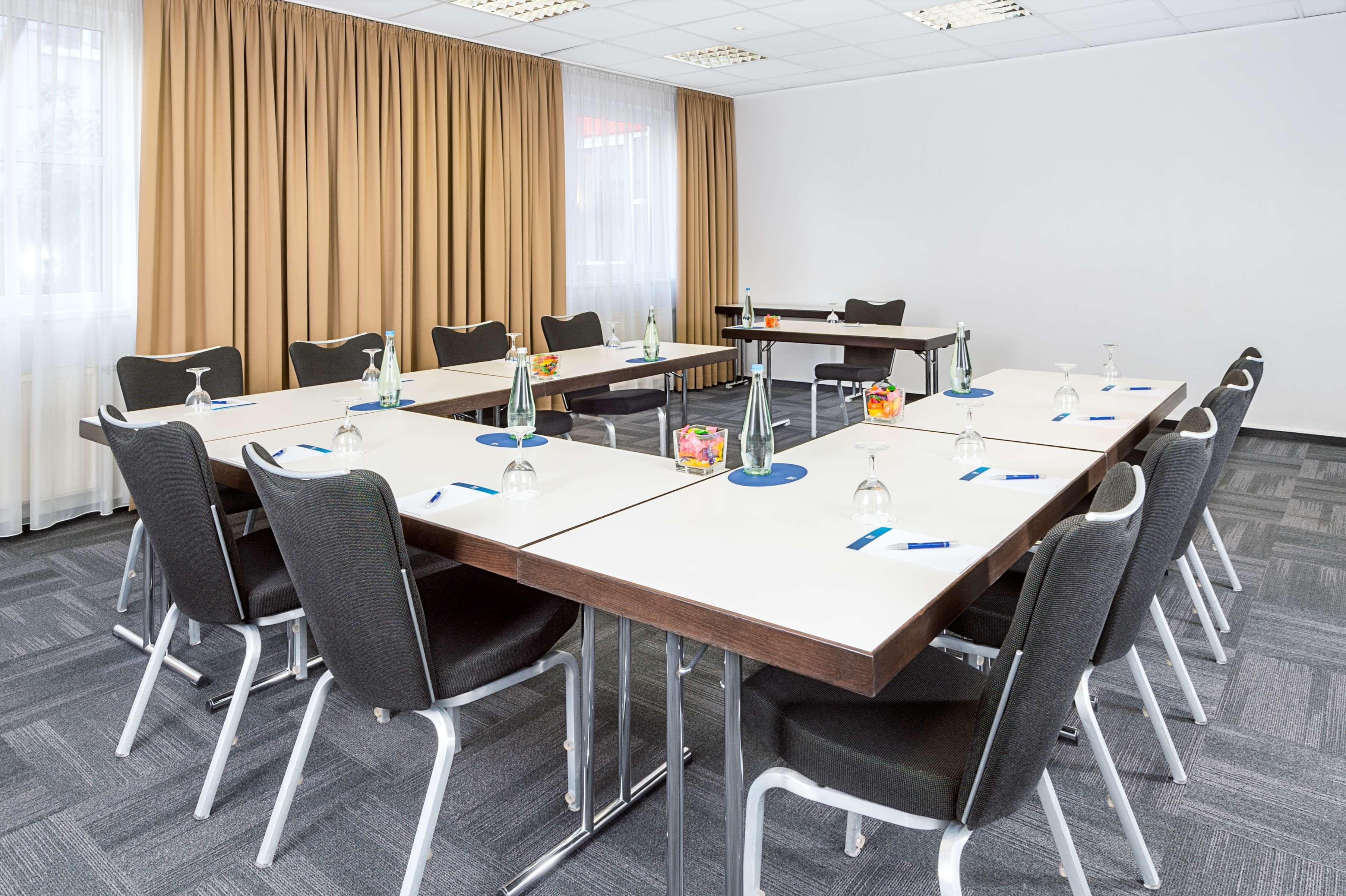 Nh Muenchen Messe Hotel Bagian luar foto